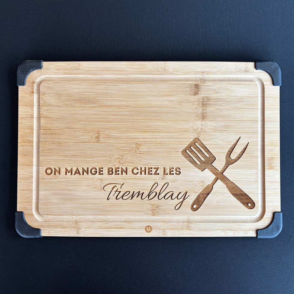 moyenne-planche-a-decouper-personnalisee-t3-signature