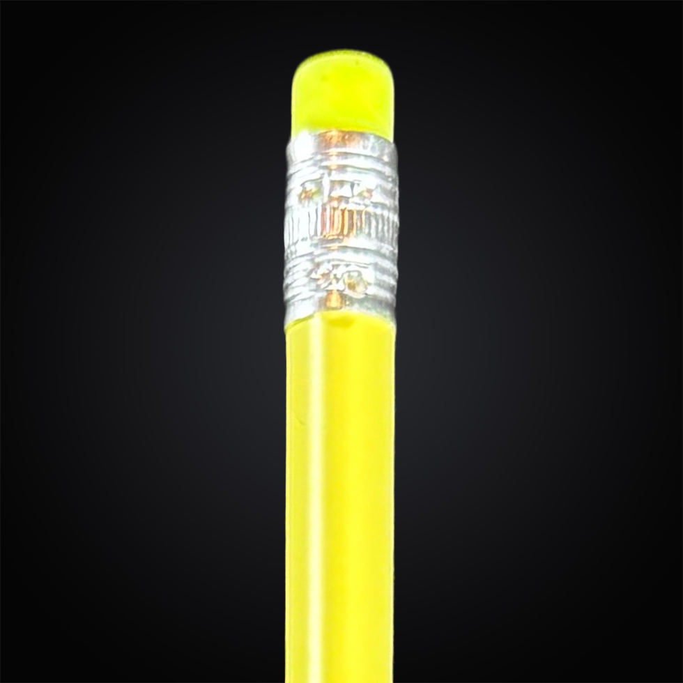 cadeau-scolaire-personnalise-crayons-hb-jaune-t3-signature